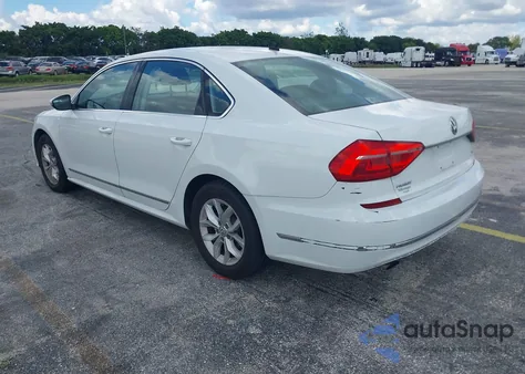 2016 Volkswagen Passat 1.8T S z USA, uszkodzony, nr VIN 1VWAS7A30GC009173